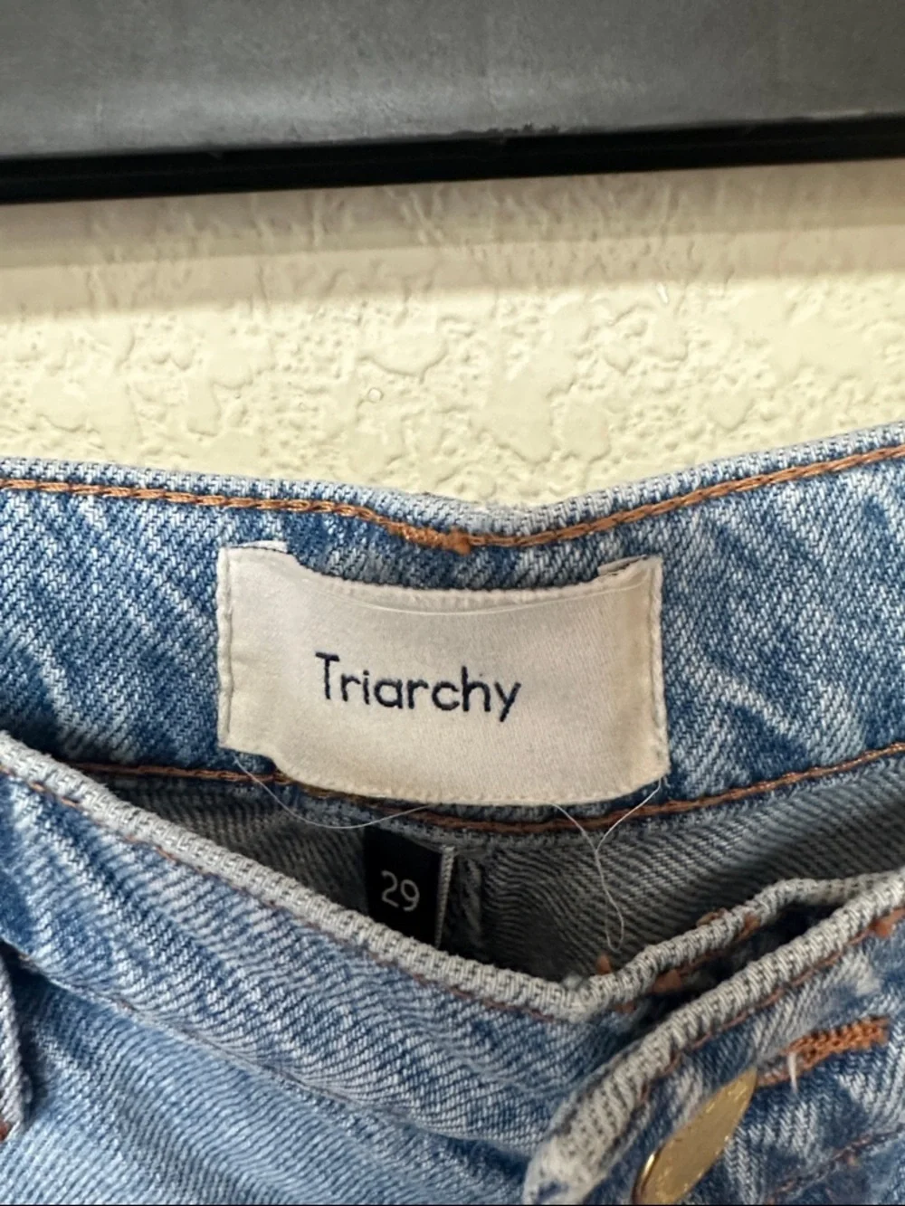 Triarchy womans Light Blue Distressed straight leg Jeans size 29 - Picture 4 of 5